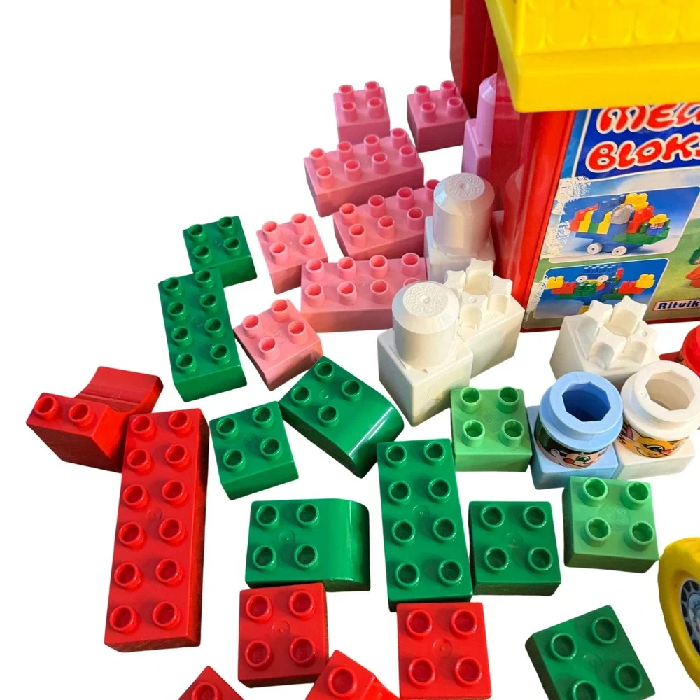 Vintage Mega Bloks Lil Farmer 801 Barn Building‎ Set with Tractor and Animals